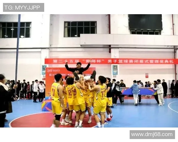 以篮球为纽带凝聚青春力量展现团队拼搏精神与体育魅力 以篮球为纽带凝聚青春力量展现团队拼搏精神与体育魅力