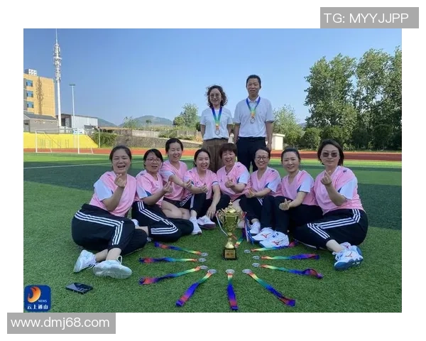 体育赛事激情四溢 球场争锋激战正酣 全球顶级选手齐聚一堂共争荣誉 体育赛事激情四溢 球场争锋激战正酣 全球顶级选手齐聚一堂共争荣誉