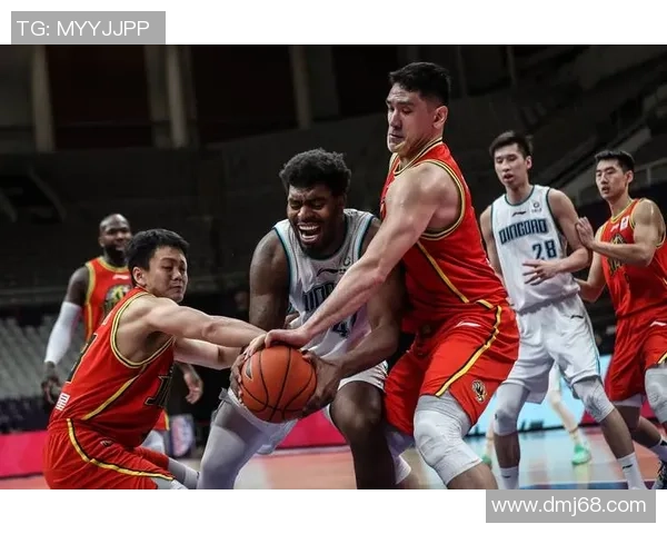 吉林九台农商行与四川金强展开激烈对决 双方争夺篮球赛季重要胜利